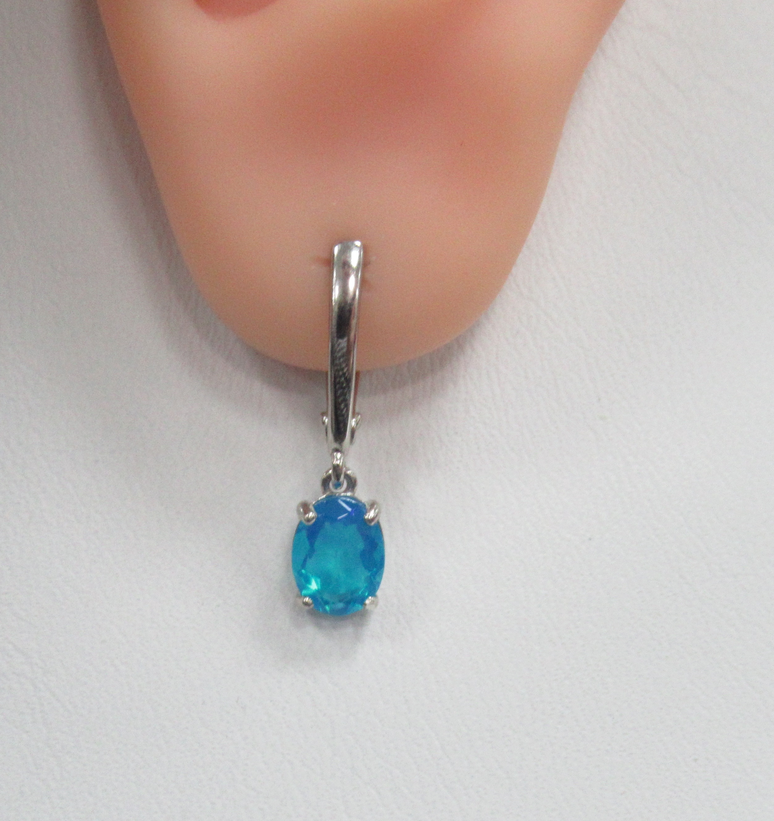 Серебряные серьги с голубыми опалами